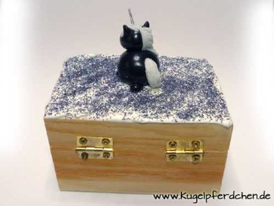 Preview: Kleine Einhorn-Schatztruhe Blacky Preview: Kugel-Einhorn Blacky