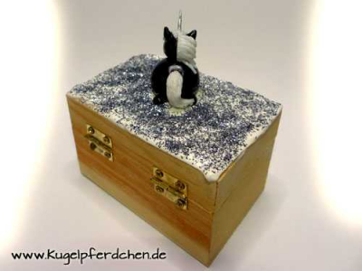 Preview: Kleine Einhorn-Schatztruhe Blacky Preview: Kugel-Einhorn Blacky