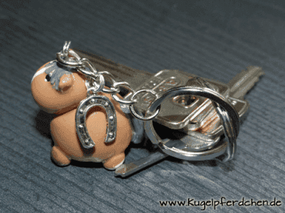 Preview: Kugelpferdchen Mini Schlüsselanhänger mit Spezialversiegelung Preview: Kugelpferdchen Mini Schlüsselanhänger mit Spezialversiegelung