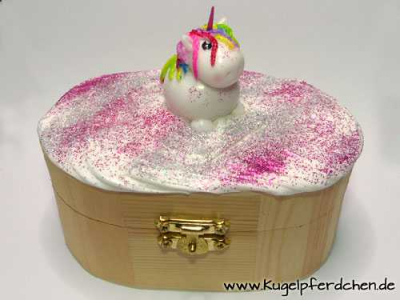 Preview: Einhorn auf ovaler Schatulle mit pink und silber Preview: Einhorn auf ovaler Schatulle mit pink und silber
