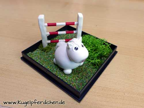 Szenario: Kugelpferdchen in Sprungbox