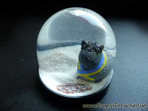 Kugelpferdchen in Schneekugel