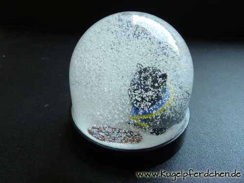 Kugelpferdchen in Schneekugel
