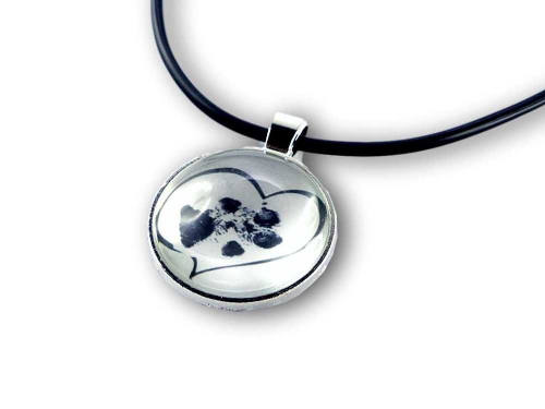 Abdruck-Schmuck Halskette Pfote in Herz hell